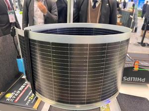 <span class=keywords><strong>Panneau</strong></span> <span class=keywords><strong>solaire</strong></span> monocristallin flexible 200W Applications de stockage d'énergie domestique <span class=keywords><strong>Toit</strong></span> <span class=keywords><strong>Terrasse</strong></span> Extérieur - Product Image 3