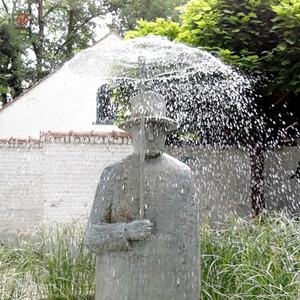 Giardino esterno fusione bronzo Jean <span class=keywords><strong>Michel</strong></span> Folon statua ombrello uomini fontana scultura - Product Image 2