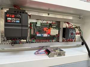 Yüksek Hızlı Döndürme Özellikli Tam Otomatik Elektrikli Ticari Çamaşır Makinesi Ekstraktörlü Ağır Hizmet Tipi Tekstil Çamaşırhane Makinesi Enerji Tasarruflu - Product Image 4