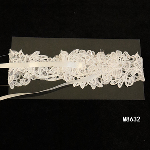 M8632 Jarretelles de mariée sexy en dentelle pour filles, avec rose blanche, vente en gros à prix abordable - Product Image 4