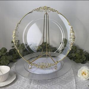 Assiettes rondes en plastique transparentes de 13 pouces avec bord doré pour la décoration de table de mariage - Product Image 2