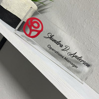 Cube de signalisation en acrylique transparent personnalisé avec logo imprimé, plaque de nom de bureau épaisse, bloc acrylique sur pied pour affichage
