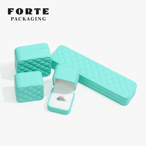 FORTE 2025 Cajas de Embalaje de Lujo Cuadradas para Joyería y Costura, Estuche de Anillo de Cuero PU - Product Image 4