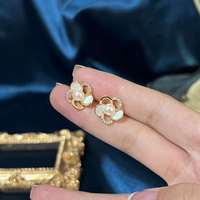 Anting Bunga Cantik Mutiara Air Tawar Berkualitas Tinggi Anting Tusuk Jarum Anti Alergi Produk Baru Alami