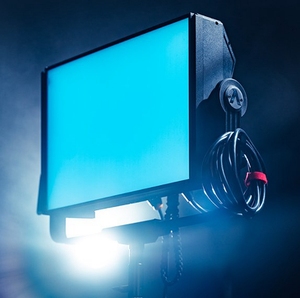 ไฟวิดีโอ LED Nova P300c RGBWW 2000K-10000K ชุดไฟเติมแสงสำหรับการถ่ายภาพสีสันเต็มรูปแบบ พร้อมกระเป๋าใส่ น้ำหนัก 20 กก. กวางตุ้ง จีน - Product Image 2