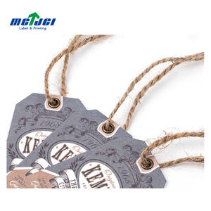 Etiquetas colgantes de ropa de lujo personalizadas, etiquetas colgantes de plástico con logotipo de nombre impreso, etiquetas colgantes de papel de cuerda para ropa, logotipo propio - Product Image 4