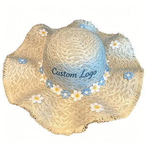 Chapeau de soleil en paille brodé de fleurs avec logo personnalisé - Tissé dégradé avec franges et bord ondulé - Product Image 1