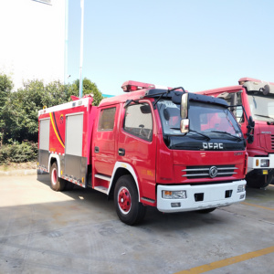 Camion de pompiers haute capacité 8x4 avec grand réservoir d'eau et pompe haute pression pour la lutte contre les incendies sur autoroute, industrielle et pour grands projets - Product Image 2