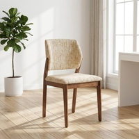 Chaise de salle à manger en bois d'hévéa de design moderne avec assise et dossier moelleux en lin, conforme à la norme EUDR