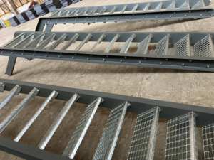 <span class=keywords><strong>Escalier</strong></span> d'évacuation en acier galvanisé pour extérieur avec marches en treillis antidérapant, <span class=keywords><strong>escalier</strong></span> d'urgence en métal - Product Image 3