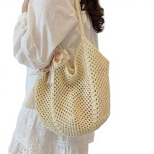 <span class=keywords><strong>Borsa</strong></span> a Spalla Grande Capacità con Due Aperture Traforate in Maglia, Nuova Collezione Primavera 2024, Versatile per Vacanze al Mare e Spiaggia - Product Image 1