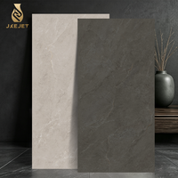 Dalles de carrelage en porcelaine aspect travertin rustique 750x1500, finition mate, grand format pour hôtel, restaurant, hall et couloir