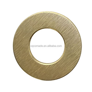 Étiquette circulaire en laiton massif, bord poli, épaisseur 3 mm, diamètre 28 mm, face intérieure fraisée, <span class=keywords><strong>ornement</strong></span> estampé en laiton - Product Image 3