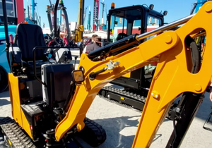 Mini-excavatrice stable SY10U avec système hydraulique à détection de charge pour les opérations de maintenance routière urbaine et municipale - Product Image 2