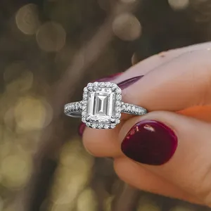 MEDBOO takı Moissanite altın yüzük 1.75CT zümrüt kesim elmas nişan yüzüğü 14K saf altın Halo Moissanite yüzük