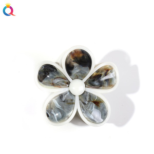 <span class=keywords><strong>Pince</strong></span> à cheveux artisanale Qi Yue en forme d'œuf, <span class=keywords><strong>pince</strong></span> requin haut de gamme grande taille pour cheveux épais, <span class=keywords><strong>pince</strong></span> à cheveux <span class=keywords><strong>fleur</strong></span> à cinq pétales pour femme - Product Image 5