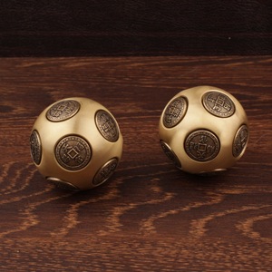 Bola antiestrés de latón de doce caras para ejercitar las manos y atraer la suerte, juguete unisex para uso doméstico - Product Image 3