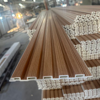 Panneaux Muraux Plaqués PVC WPC à Grain de Bois SONSILL pour Décoration Intérieure Murale ou de Plafond