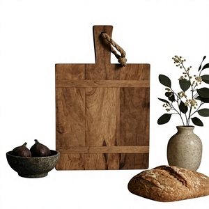เขียงไม้เนื้อแข็งชิ้นเดียวสำหรับเสิร์ฟชีส พร้อมรูจับนิ้วโป้ง - Product Image 1