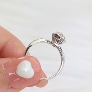 Anillo de Compromiso con Diseño de Ramo para Mujer, Elegante y Moderno, Joyería para el Dedo - Product Image 6
