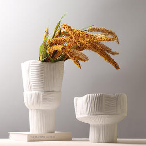 Vases en porcelaine de Style chaud <span class=keywords><strong>pour</strong></span> fleurs décor à la maison minimaliste avec <span class=keywords><strong>Vase</strong></span> blanc mat géométrique rayé céramique Pot de fleur jardinières - Product Image 2