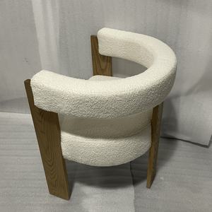 เก้าอี้นั่งสบายโครงไม้หุ้มผ้าเท็ดดี้สีขาวแบบหนานุ่ม ราคาโปรโมชั่น - Product Image 6