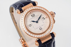 Reloj de Negocios Dorado para Mujer, con Números Romanos, Cristal de Zafiro, Esfera con Detalles de Diamantes, Correa de Cuero, Lujoso Estilo Cartieres - Product Image 4