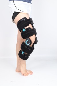 Tutore di fissazione dell'articolazione del <span class=keywords><strong>ginocchio</strong></span> regolabile medico per la riabilitazione postoperatoria del ceppo e della frattura del legamento del menisco - Product Image 4