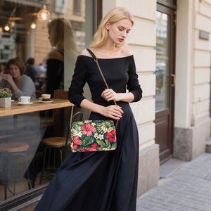 Low MOQ Hawaiian Hibiscus Print PU Leather Crossbody Bag with Chain Strap for Women <b>Square</b> Zip Shoulder Purse - Product Image 4