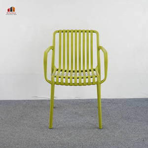 Chaise en plastique économique pour l'intérieur et l'extérieur, bonne ventilation et accoudoirs de soutien, excellent rapport qualité-prix - Product Image 3