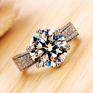 Anello di fidanzamento da donna F1276 con diamante sintetico taglio brillante rotondo, stile classico, gioiello con pietra coltivata in laboratorio - Product Image 2