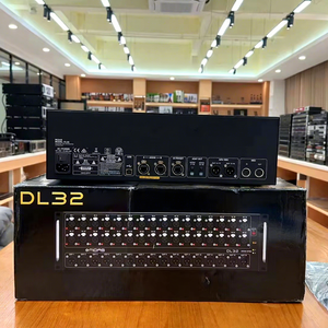 Boîtier de scène numérique <span class=keywords><strong>DL32</strong></span> à 32 entrées et 16 sorties avec 32 préamplis <span class=keywords><strong>Midas</strong></span> PRO, interfaces ULTRANET et ADAT pour consoles de la série <span class=keywords><strong>M32</strong></span> / X32 - Product Image 1