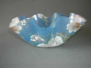 Cuenco decorativo artístico de resina, ideal para la decoración de mesas de centro, con un moderno patrón de colores abstractos, hecho a mano con gran belleza. - Product Image 4