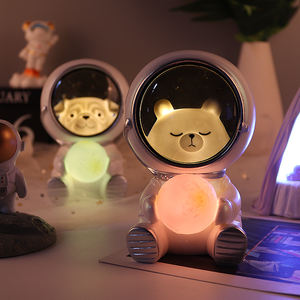 <span class=keywords><strong>Galaxy</strong></span> <span class=keywords><strong>Guardian</strong></span> Astronaut Animal Cute Pet Resin Night Light Moon lampada decorativa a Led per bambini - Product Image 1