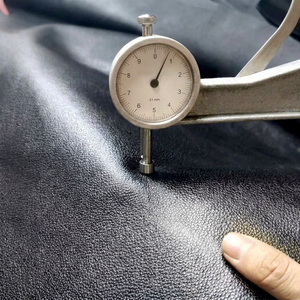 Cuir de galet noir de qualité supérieure pour sacs, ceintures et portefeuilles de luxe – Matériau en cuir véritable de qualité supérieure, fabrication artisanale - Product Image 1