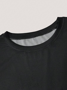 T-shirts à manches courtes pour hommes avec imprimé dégradé éclatant, personnalisables par notre usine de vêtements.F10 - Product Image 4