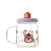 Vente en gros de tasse à eau en verre à poignée de 430ml avec couvercle tasse en verre à motif d'ours