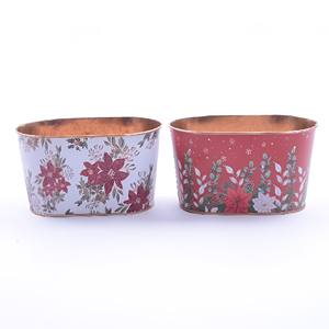 Vase en étain OBLONGUOUS avec décorations paysannes 19x11,5 H. 9CM ASSORTIS - Product Image 1