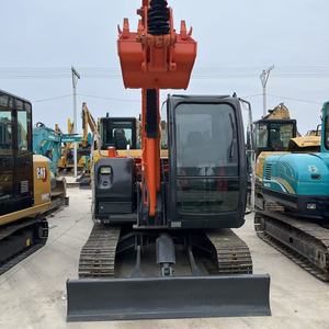 Excavadora compacta y flexible Hitachi ZX70 de 7 toneladas para nivelación de sitios y construcción de tuberías - Product Image 2