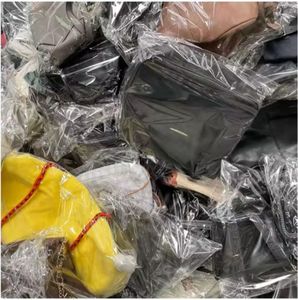 Sacs d'<span class=keywords><strong>Occasion</strong></span> en Gros de Qualité Premium Fournisseur, Unisexe, de Seconde Main, Grade Adulte pour l'Été, Emballés en Balles - Product Image 4