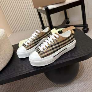 Chaussures de sport de luxe de haute qualité 2026 – Modèles homme et femme en toile avec amorti, toutes saisons - Product Image 1