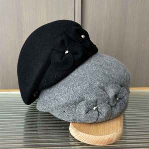 CL8220 CD Chapeau Cloche Unisexe en Feutre de Laine 100% Quatre Saisons Élégant et Habillé avec Fleur Nouvelle Tendance Vente en Gros - Product Image 4