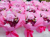 Bouquet de fleurs préservées, longue durée, 3-5 ans, fleurs réelles éternelles, boîte cadeau, cadeaux pour la fête des mères, la Saint-Valentin, la remise des diplômes, Noël