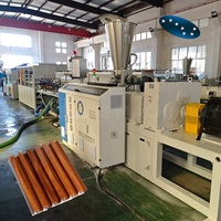 Machine d'extrusion de panneaux à lamelles en PVC, ligne de production d'extrusion de panneaux de plafond en PVC
