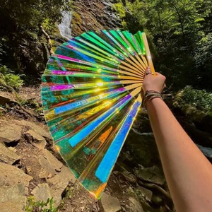 Plastique holographique PP publicité personnalisation PVC pliant ventilateur à main impression pleine page ventilateurs en bambou pour femmes hommes fête mariage - Product Image 4