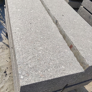 Marches en granit gris foncé au design moderne Pavé d'escalier en pierre Finition flammée avec garantie d'un an Bordure en granit à bords fendus à vendre - Product Image 3