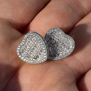 Eleganti Orecchini a Cuore Stile Coreano, Gioielli Minimalisti e Dolci per Donna, Uso Quotidiano, Regalo Chic - Product Image 1