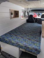 Lit pliant moderne en bois massif avec compartiment de rangement pour le camping en voiture OEM/ODM