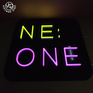 <span class=keywords><strong>Letrero</strong></span> Luminoso de Neón Líquido Personalizado 'NE:ONE' con Iluminación Multicolor Vibrante - Product Image 3