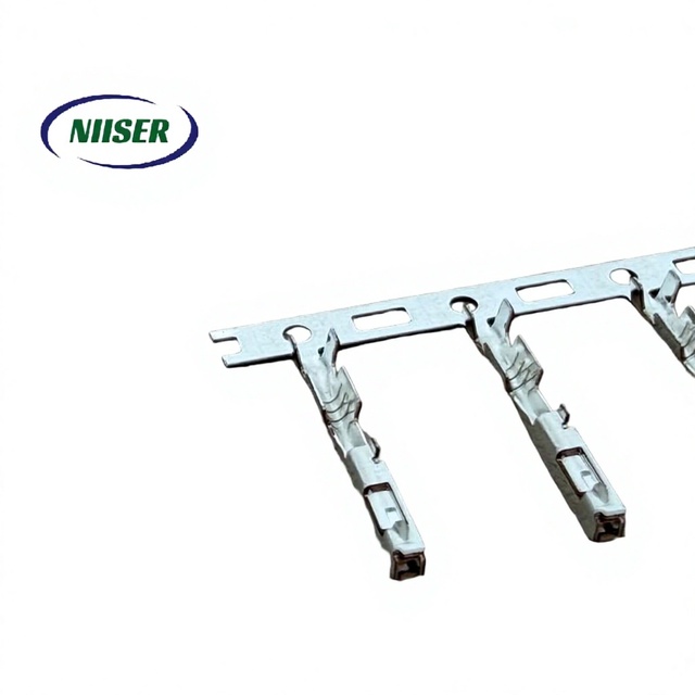 IL-AG5-C1-5000 JAE IL-AG5 Male Crimp Terminal Brass Tin Plating Automotive Connector Housing